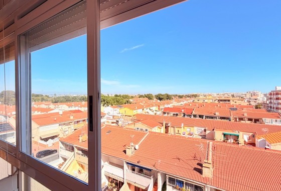 Herverkoop - Appartement / Flat -
Torrevieja - Playa de los Naufragos