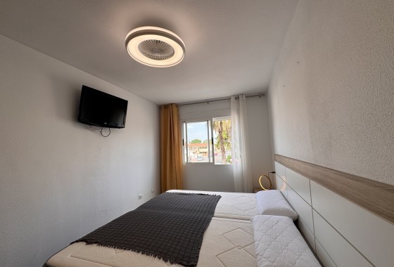 Revente - Finca / Propriété rurale -
Torrevieja