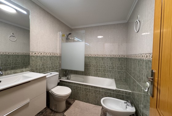 Revente - Finca / Propriété rurale -
Torrevieja
