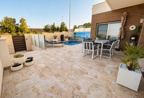Wiederverkauf - Freistehende Villa -
San Miguel de Salinas