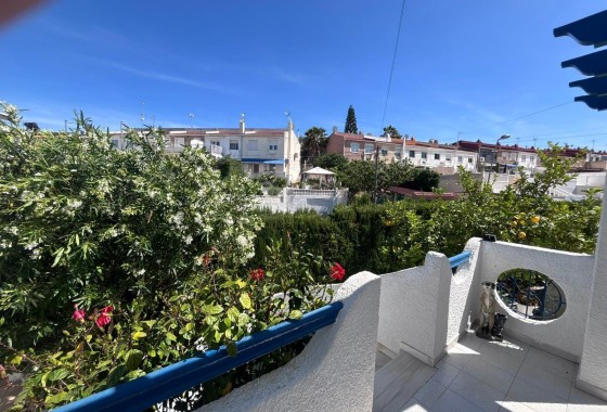 Herverkoop - Halfvrijstaande villa -
Torrevieja - Los Balcones
