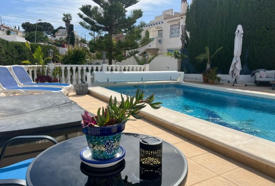 Herverkoop - Halfvrijstaande villa -
Torrevieja - Los Balcones