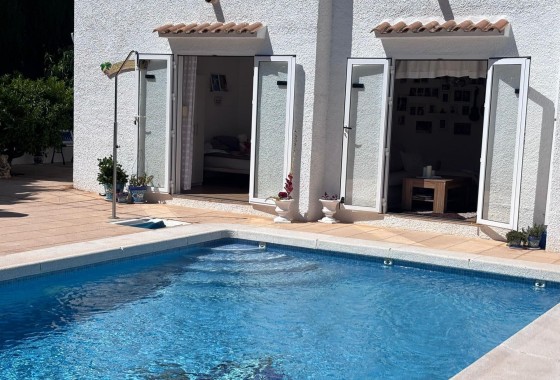 Herverkoop - Halfvrijstaande villa -
Torrevieja - Los Balcones