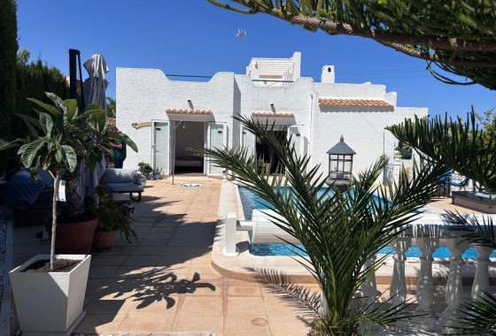Herverkoop - Halfvrijstaande villa -
Torrevieja - Los Balcones