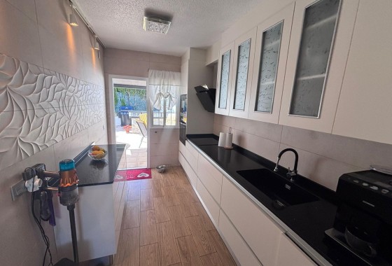Herverkoop - Halfvrijstaande villa -
Torrevieja - Los Balcones