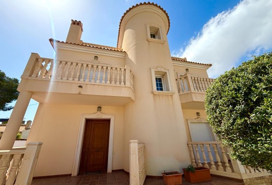 Resale - Detached Villa -
Cabo Roig