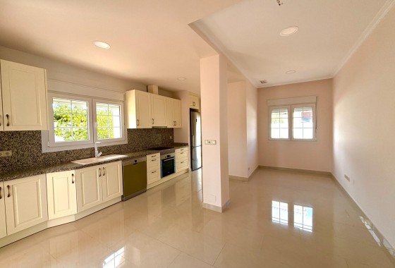 Resale - Detached Villa -
Cabo Roig