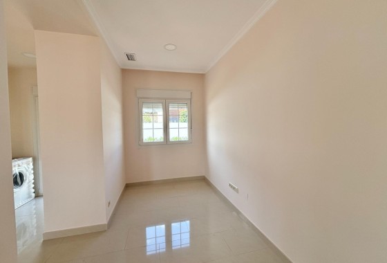Resale - Detached Villa -
Cabo Roig