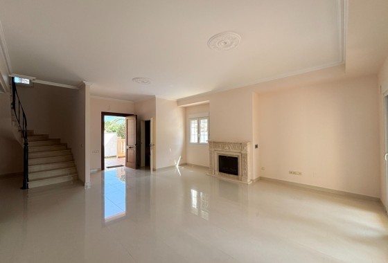 Resale - Detached Villa -
Cabo Roig