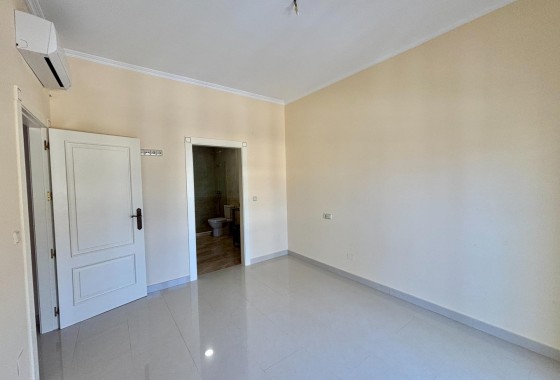 Resale - Detached Villa -
Cabo Roig