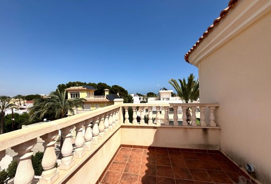 Resale - Detached Villa -
Cabo Roig