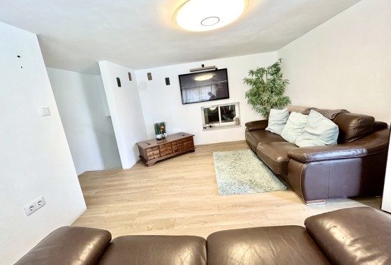 Wiederverkauf - Freistehende Villa -
Los Montesinos