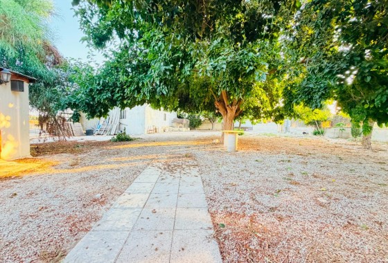 Herverkoop - Finca / Landhuis -
Catral