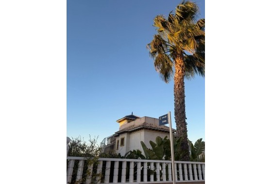 Revente - Villa Individuelle -
Orihuela Costa