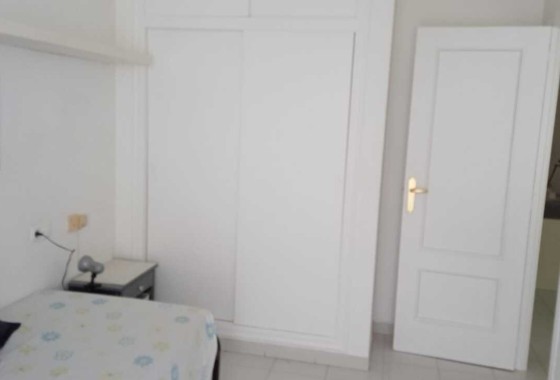 Venta - Apartamento / Piso -
Torrevieja