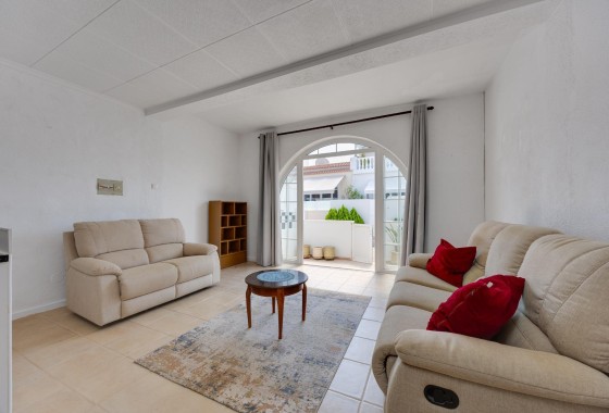Herverkoop - Rijhuis -
Torrevieja - La Siesta