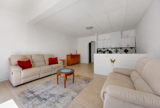 Herverkoop - Rijhuis -
Torrevieja - La Siesta