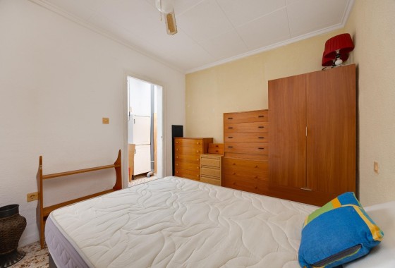 Herverkoop - Rijhuis -
Torrevieja - La Siesta