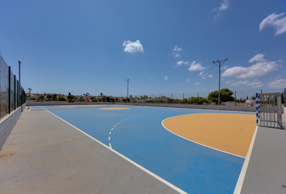 Herverkoop - Rijhuis -
Torrevieja - La Siesta