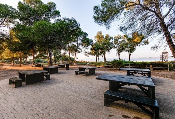 Herverkoop - Rijhuis -
Torrevieja - La Siesta