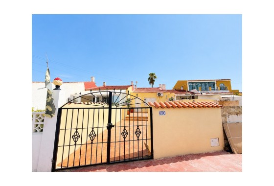 Herverkoop - Appartement / Flat -
Torrevieja - La Siesta