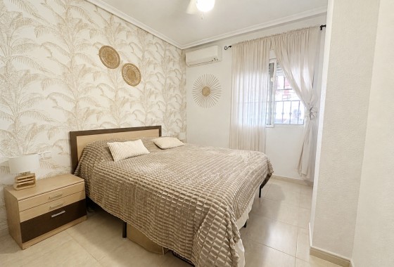 Sprzedaż - Apartament / Mieszkanie -
Los Altos - Dream Hills - Dream Hills 2