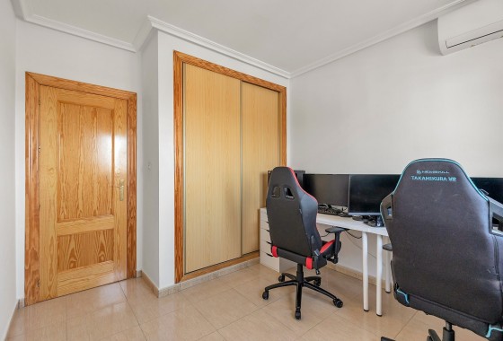 Venta - Apartamento / Piso -
Gea y Truyols - Lo Santiago