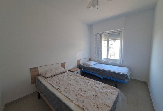 Herverkoop - Rijhuis -
Torrevieja - La Mata