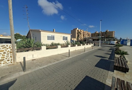 Herverkoop - Rijhuis -
Torrevieja - La Mata