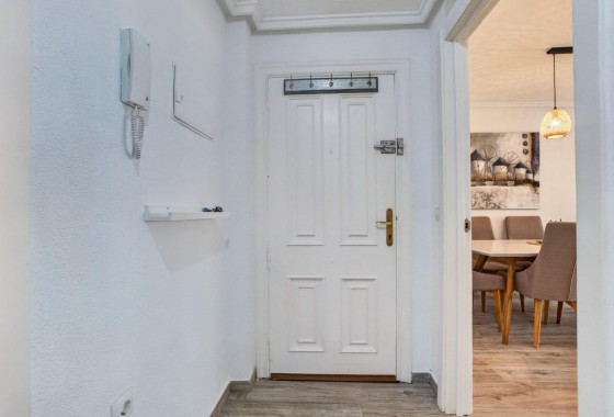 Herverkoop - Appartement / Flat -
Torrevieja - Playa del Cura