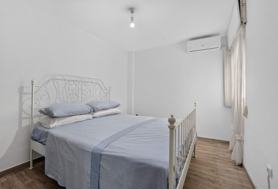 Herverkoop - Appartement / Flat -
Torrevieja - Playa del Cura