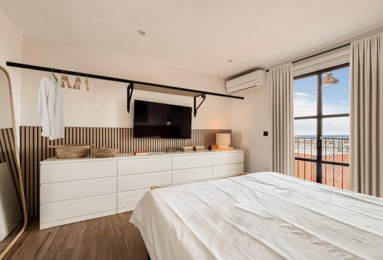 Resale - Townhouse -
Alicante - Alicante (Alacant)