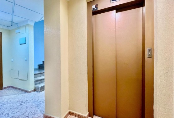 Revente - Appartement -
Torrevieja - Playa del Cura