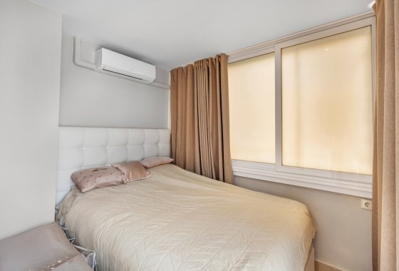 Herverkoop - Appartement / Flat -
Torrevieja - Punta Prima