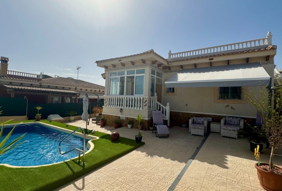 Venta - Chalet Independiente -
Bigastro