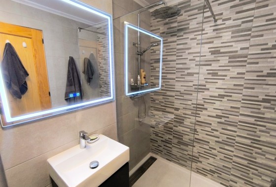 Resale - Apartment / Flat -
Algorfa