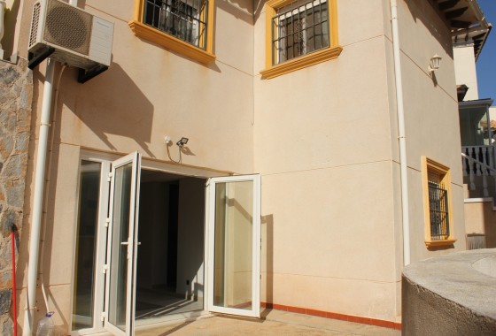 Wiederverkauf - Freistehende Villa -
La Zenia