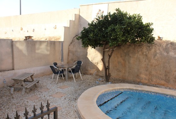 Wiederverkauf - Freistehende Villa -
La Zenia