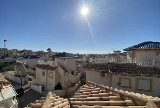 Wiederverkauf - Freistehende Villa -
La Zenia
