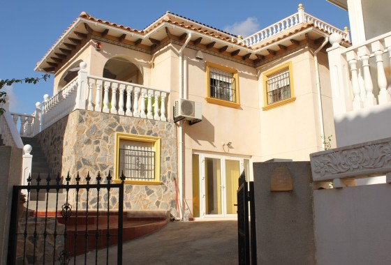 Wiederverkauf - Freistehende Villa -
La Zenia