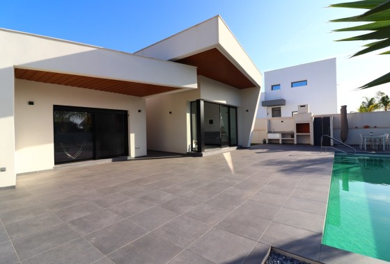 Herverkoop - Vrijstaande villa -
Formentera del Segura - Fincas de La Vega