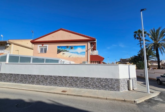 Herverkoop - Rijhuis -
San Javier - Santiago de la Ribera