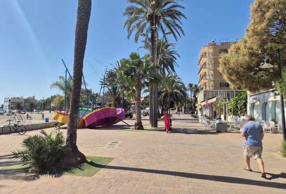 Herverkoop - Rijhuis -
San Javier - Santiago de la Ribera