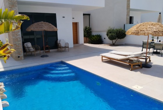 Resale - Detached Villa -
Daya Nueva