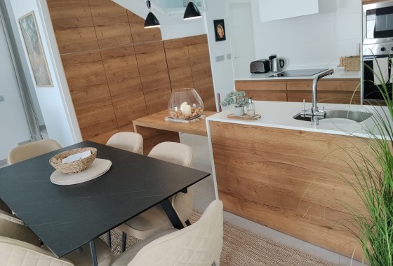Resale - Detached Villa -
Daya Nueva