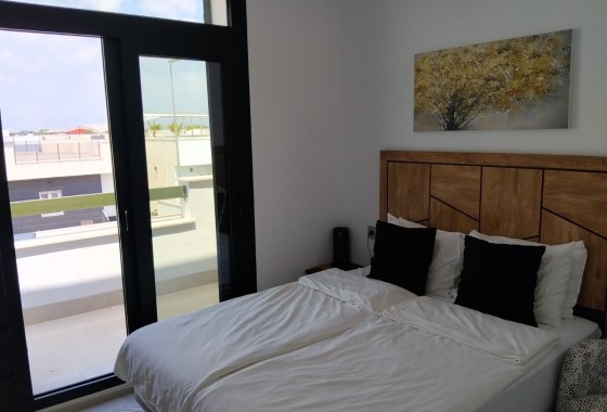 Resale - Detached Villa -
Daya Nueva