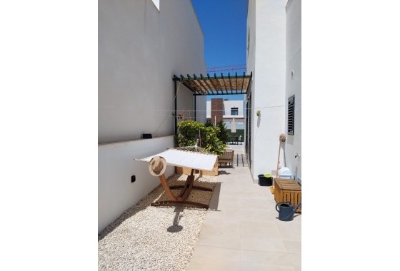 Resale - Detached Villa -
Daya Nueva