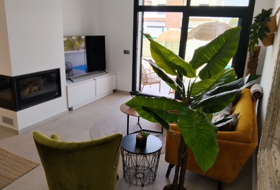 Resale - Detached Villa -
Daya Nueva