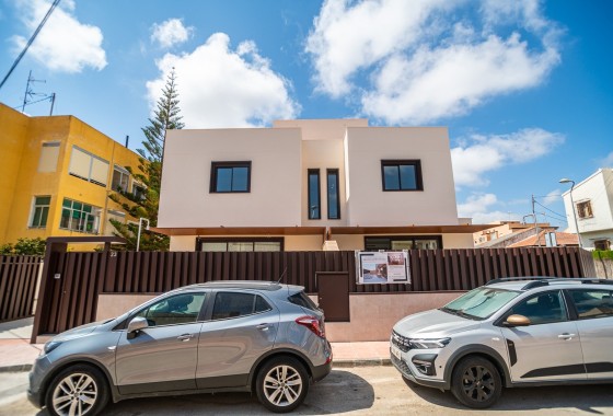 Herverkoop - Vrijstaande Villa -
San Javier - Santiago de la Ribera