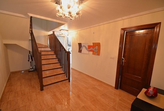 Wiederverkauf - Freistehende Villa -
Campos del Rio